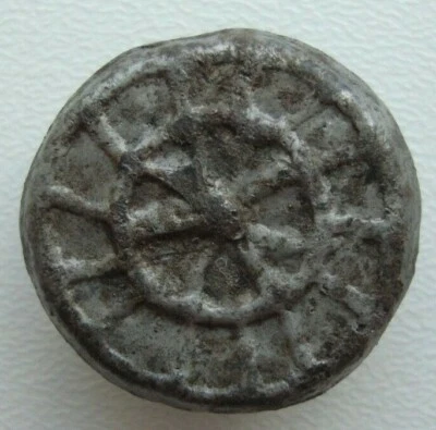 Old Pewter Patterned Button M - Image 1 of 4