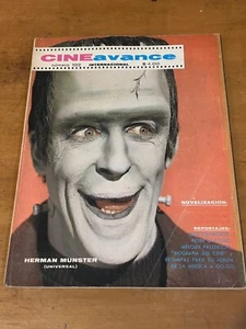 THE MUNSTERS Fred Gwynne Cover 1966 MEXICO MAGAZINE Elvis Presley Rita Hayworth - Picture 1 of 1