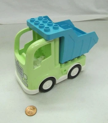 Camión de basura Lego Duplo verde y azul vehículo de reciclaje camión de volteo ciudad Foto 1 de 4