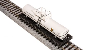 Broadway Limited HO 7666 6,000 Gallon Tank Cars, Late 1950s Variety Pack A (2) - Picture 1 of 7