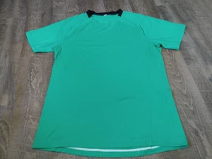 Lululemon Men’s Focus V Performance V-Neck T Tee Shirt Kelly Green Size Medium - Picture 1 of 2