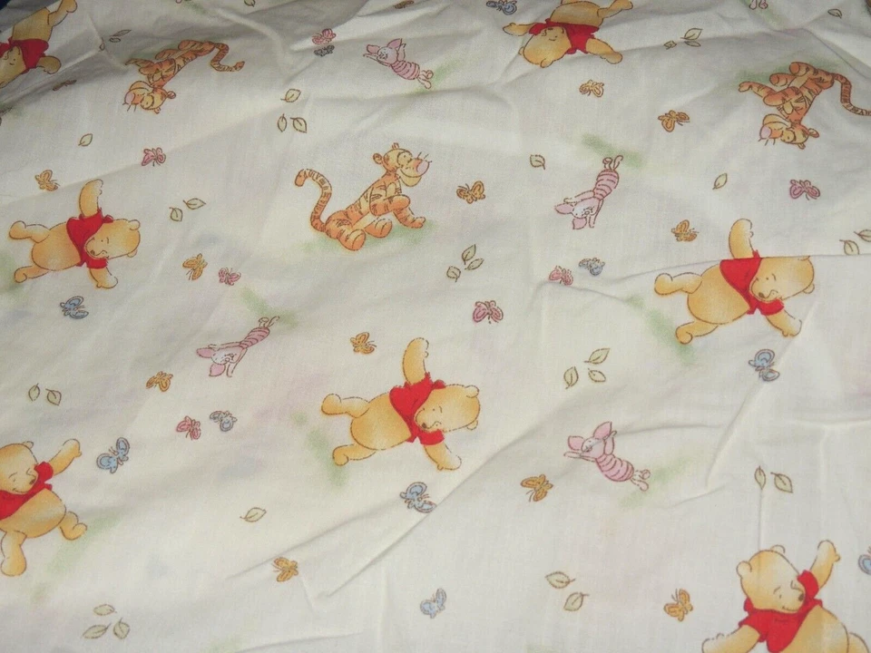 ПРОСТЫНЯ ДЛЯ КРОВАТКИ DISNEY WINNIE THE POOH ТИГР ПОРОСЕНОК БАБОЧКИ КОРОНА РУКОДЕЛИЕ - Изображение 1 из 4