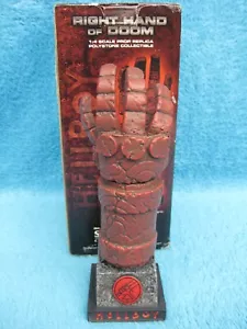 SIDESHOW WETA Hellboy 2004 Right Hand of Doom 18 cm 7inch scale 1:4 - Bild 1 von 3