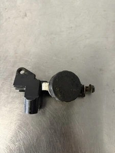 2007 2008 SUZUKI GSXR 1000 CLUTCH MASTER CYLINDER FRONT LEFT SIDE MOUNT BRACKET - Bild 1 von 11