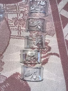 Vintage Plexiglas Serviettenringe x 6 geschnitzte Vögel auf Ast klar geschnitzt weiß - Bild 1 von 7