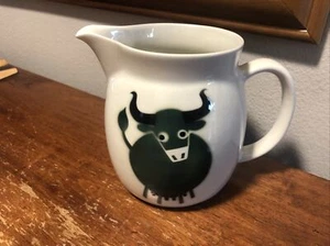 MCM Arabia Green Bull Cow Jug Pitcher Finland Lasitteen Koriste Vintage Rare - Picture 1 of 11