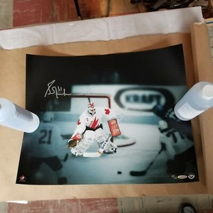 UD Authentic Grant Fuhr Autographed 1987 Cup Save Team Canada Poster, # 18/31 - Picture 1 of 9
