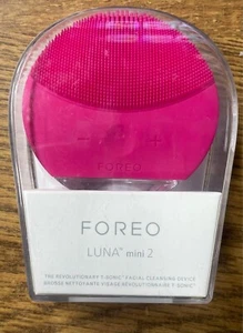 FOREO LUNA mini 2 F5494 T-Sonic Facial Cleansing Massager - Fuchsia - Picture 1 of 3