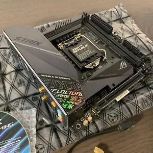 Asus ROG Strix Z390-I Gaming Intel Z390 Mainboard Mini ITX scheda madre asus - Foto 1 di 5