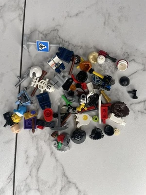 Lego Minifigura Piezas Piezas Cascos Esqueleto Hockey Hacha Pelo Etc B9-910 Foto 1 de 4