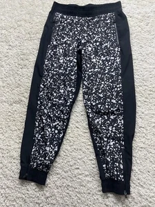 Fabletics Anguilla Black and White Joggers Women’s Size M EUC - Picture 1 of 9