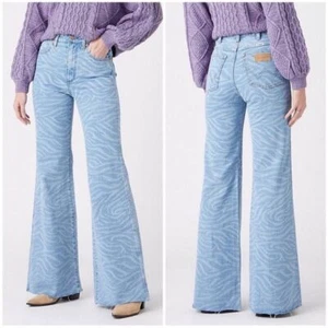 NWT Wrangler Wanderer 622 High Rise Flare Jeans Limited Edition Wild Thing 29x32 - Picture 1 of 11