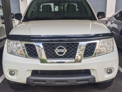 Protector de capó BugFlector II deflector protector contra insectos para Nissan Frontier 2005-2021 Foto 1 de 4