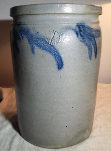 ANTIQUE 1 GALLON GREY SALT-GLAZED STONEWARE POTTERY CROCK WITH BLUE FLORAL SIDES - Picture 1 of 13