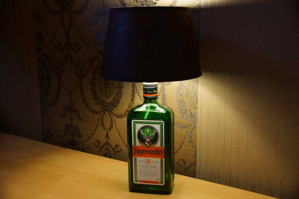 Jägermeister Modern LED-Tischlampe,Nachttischlampe  Schirm Braun - Bild 1 von 2