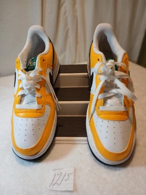 Tamanho 5.5 - Nike Air Force 1 amarelo e branco com marca de verificação preta  - Imagem 1 de 4