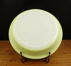 Lime Green Pyrex #909 9" Pie Plate - Picture 1 of 15