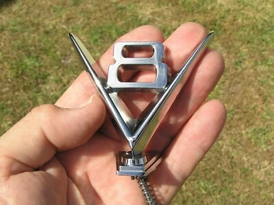 V8 CAR HOOD ORNAMENT EMBLEM Chrome Metal Badge fits Dodge Buick RAM Chevy etc - Image 1 of 2