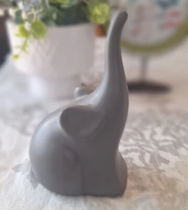 Small Elephant Ceramic Figurine - Picture 1 of 5
