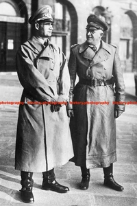 F027292 Rudolf Hess mit General Robert Ritter von Greim Place Vendome Paris 194 - Bild 1 von 3