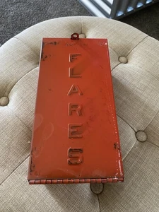 Vintage BOLSER Emergency Roadside Reflector Flare Set No. 66-F With Metal Box - Picture 1 of 7