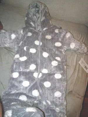 Camiseta com capuz Rothschild bebê bolinhas pele sintética tamanho 18 meses - Imagem 1 de 4