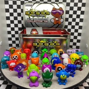 *EXCLUSIVE* GoGos Crazy Bones 2010 Collector Tin with 35 Figures,Checklist,& Bag - Picture 1 of 9