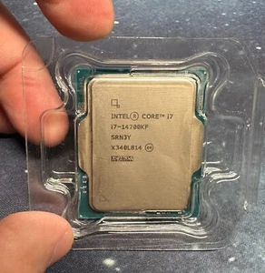 Intel - Core i7-14700KF 14e génération 20 cœurs 28 threads - 4,3 GHz (5,6 GHz Turbo) - Photo 1/3