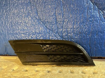 Volkswagen Jetta 2015 2016 2017 2018 faros antiniebla bisel cubierta izquierda Foto 1 de 4