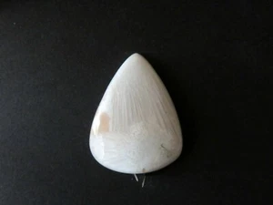 Skolezit - Scolecite Cabochon 36,5x28,5 mm 33 ct. Nr. U26266 - Bild 1 von 1