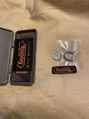 KeyUnity KA17 L 喷砂 D 环钥匙扣,U 形钥匙圈马蹄扣  — 第 1/4 张图片