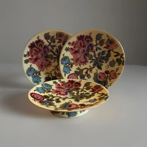 Antiguo juego de postres Derby: dos platos de 9,25” y soporte para pasteles, peonía y rosas, C1880 - Imagen 1 de 16