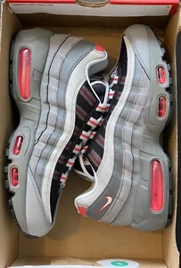Nike Air Max 95 Essential Herren Schuhe Turnschuhe Turnschuhe Gr. UK 5,5 EUR 38,5 US 6 - Bild 1 von 7