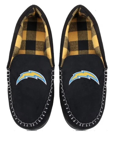 Men's FOCO Los Angeles Chargers Team Logo Flannel Moccasin Slippers - Lg 11-12 Cover