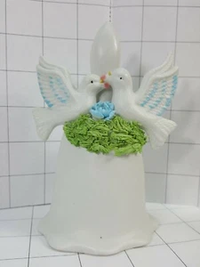 Zwei weiße Tauben Figuren mit Blumen Sammler Glocke #664 - Bild 1 von 2