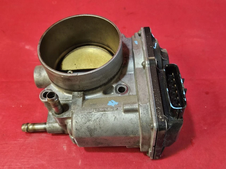 Cuerpo de acelerador de inyección de combustible Mitsubishi Montero 3,8 L V6 Limited XLS 2003-2006 Foto 1 de 4