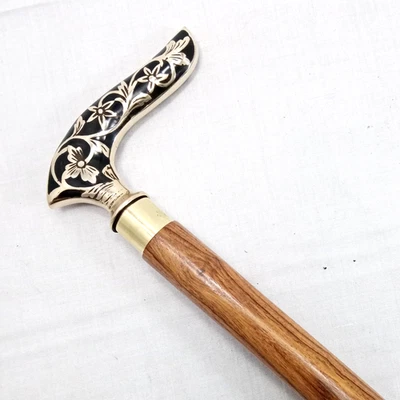 Bastón de madera hecho a mano con mango Derby floral de latón para hombres y mujeres Foto 1 de 4