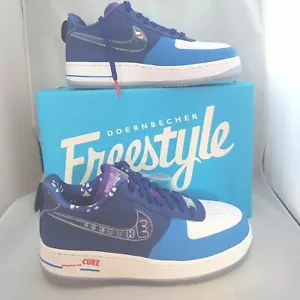 Nike Air Force 1 Low Doernbecher Freestyle Chloe Swientek BV7165-400 donna taglia 6 - Foto 1 di 12