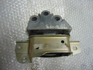 Espiga Soporte Motor Lado Derecho Fiat New Tipo 2 Volúmenes 1.4 Cód 51983866 - Imagen 1 de 3
