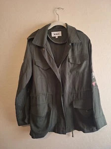 BB Dakota Jacke bestickt Blumen Militärgrün Größe Medium - Bild 1 von 6