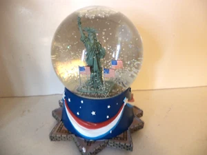 Hallmark STATUE OF LIBERTY Musical Snow Globe Star Spangled Banner Patriotic USA - Picture 1 of 3