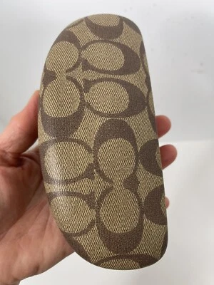 Óculos de sol Coach Signature logotipo vidro estojo rígido marrom grande - Imagem 1 de 4