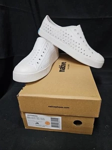 Native Jefferson White Slip On Water Shoes Size J6 Waterproof Beach EU 39 NIB - Picture 1 of 17
