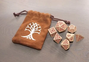 God of War Ragnarok Sammleredition | Zwergenwürfelset und Tasche | Offiziell - Bild 1 von 4