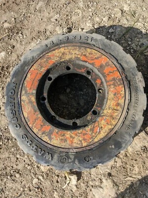 WATT 18 X 5 X 12 1/3 MASSIVER STAPLERREIFEN EINES HYSTER-VORDERRADS - Bild 1 von 3