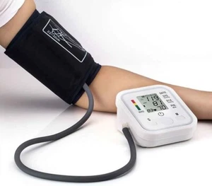 MISURATORE DI PRESSIONE DA BRACCIO AUTOMATICO SFIGMOMANOMETRO ARITMIAM - Foto 1 di 3