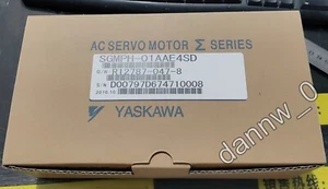 1PC New in box YASKAWA SGMPH-01AAE4SD Servo motor - Picture 1 of 4