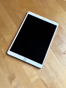 Apple iPad Pro 10,5" 1. Gen. (A1701) – Rose Gold – 64 GB | Defekt - Afbeelding 1 van 3