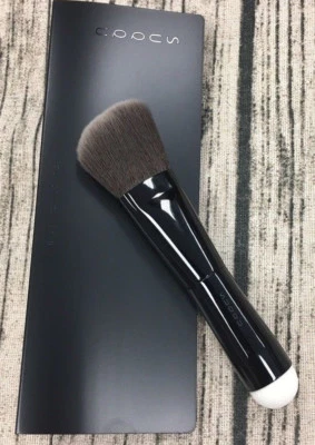 Cepillo base SUQQU W con estuche-doble cabezal/fibra sintética-marca de belleza superior de Japón Foto 1 de 4