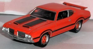 1/64 = 1972 72 OLDSMOBILE / OLDS CUTLASS 442 W-30 / Hood Open / Rubber Tire Car - Picture 1 of 3